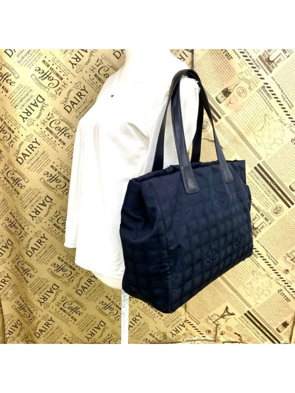 Chanel Tote New Travel Line Black CC Logo - Picture 3 of 16